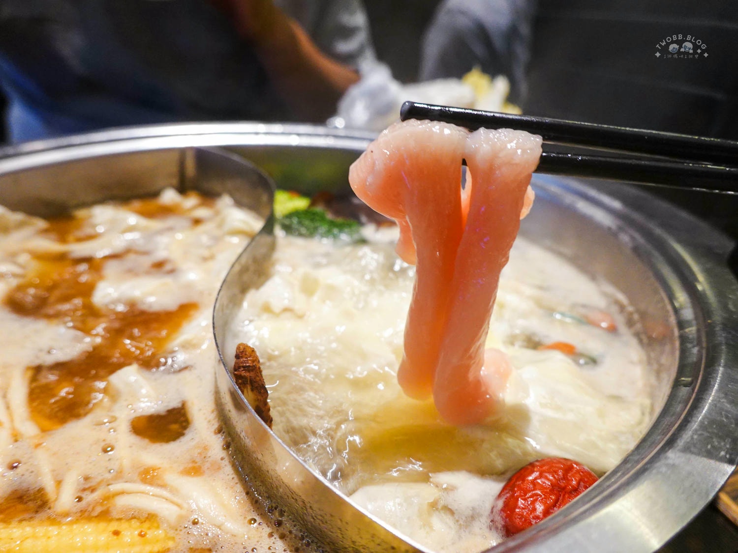 台北|神來一鍋(內湖總店)》百樣新鮮食材無限供應!期間限定水果吃到飽,四人同行打卡再送20公分長馬來西亞大白蝦! - 第71張圖