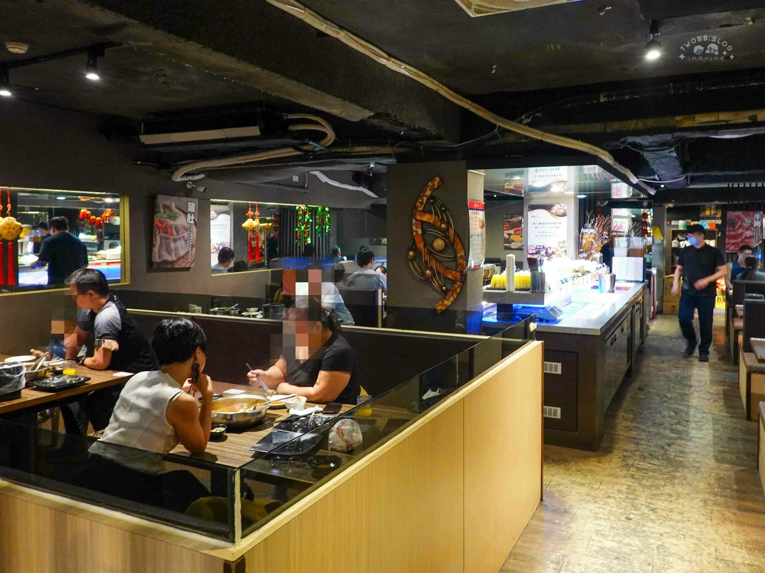 台北|神來一鍋(內湖總店)》百樣新鮮食材無限供應!期間限定水果吃到飽,四人同行打卡再送20公分長馬來西亞大白蝦! - 第16張圖