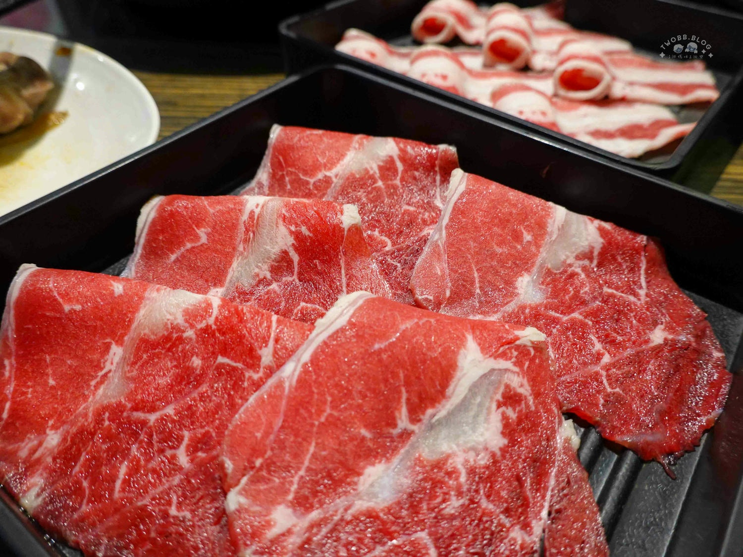 台北|神來一鍋(內湖總店)》百樣新鮮食材無限供應!期間限定水果吃到飽,四人同行打卡再送20公分長馬來西亞大白蝦! - 第41張圖