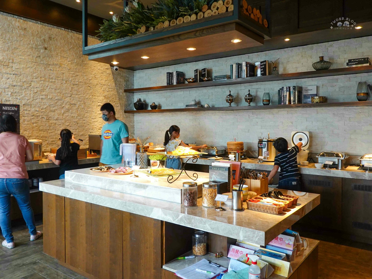 台中|芭蕾城堡酒店》台中南屯住宿推薦!台灣十大城堡,多種親子主題房型,卡拉OK設備、房內還有室內攀岩、按摩浴缸,台中親子住宿首選。 - 第94張圖