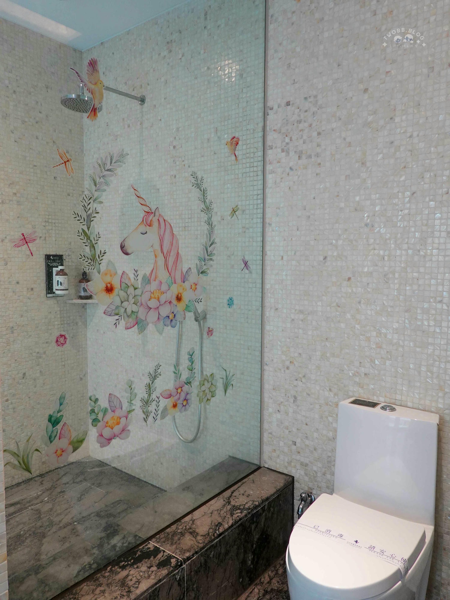 台中|芭蕾城堡酒店》台中南屯住宿推薦!台灣十大城堡,多種親子主題房型,卡拉OK設備、房內還有室內攀岩、按摩浴缸,台中親子住宿首選。 - 第58張圖