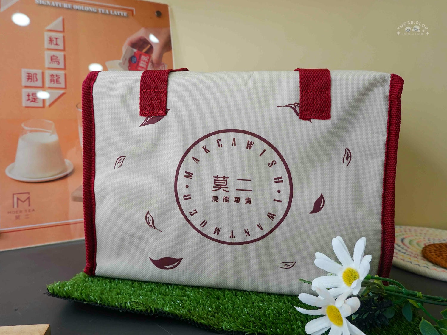 台中|莫二More Tea烏龍專賣(台中學士店)》一中必喝玩味烏龍專賣店!濃厚系烏龍專賣!加入一整瓶義美鮮奶,挖滿三大球芒果冰淇淋,夏日限定雪酪烏龍消暑首選。 - 第12張圖