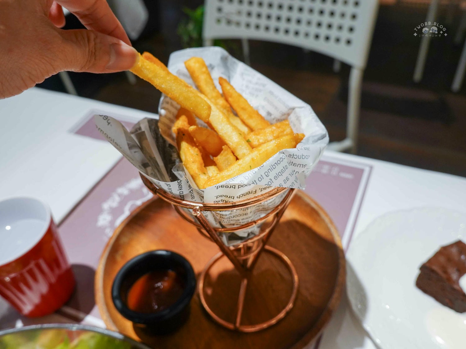 台中|綠萼159 地中海南法料理》台中北屯美食推薦,可包場!寵物友善、親子友善餐廳,絕美歐式餐廳,還有超萌兔兔駐店。 - 第6張圖
