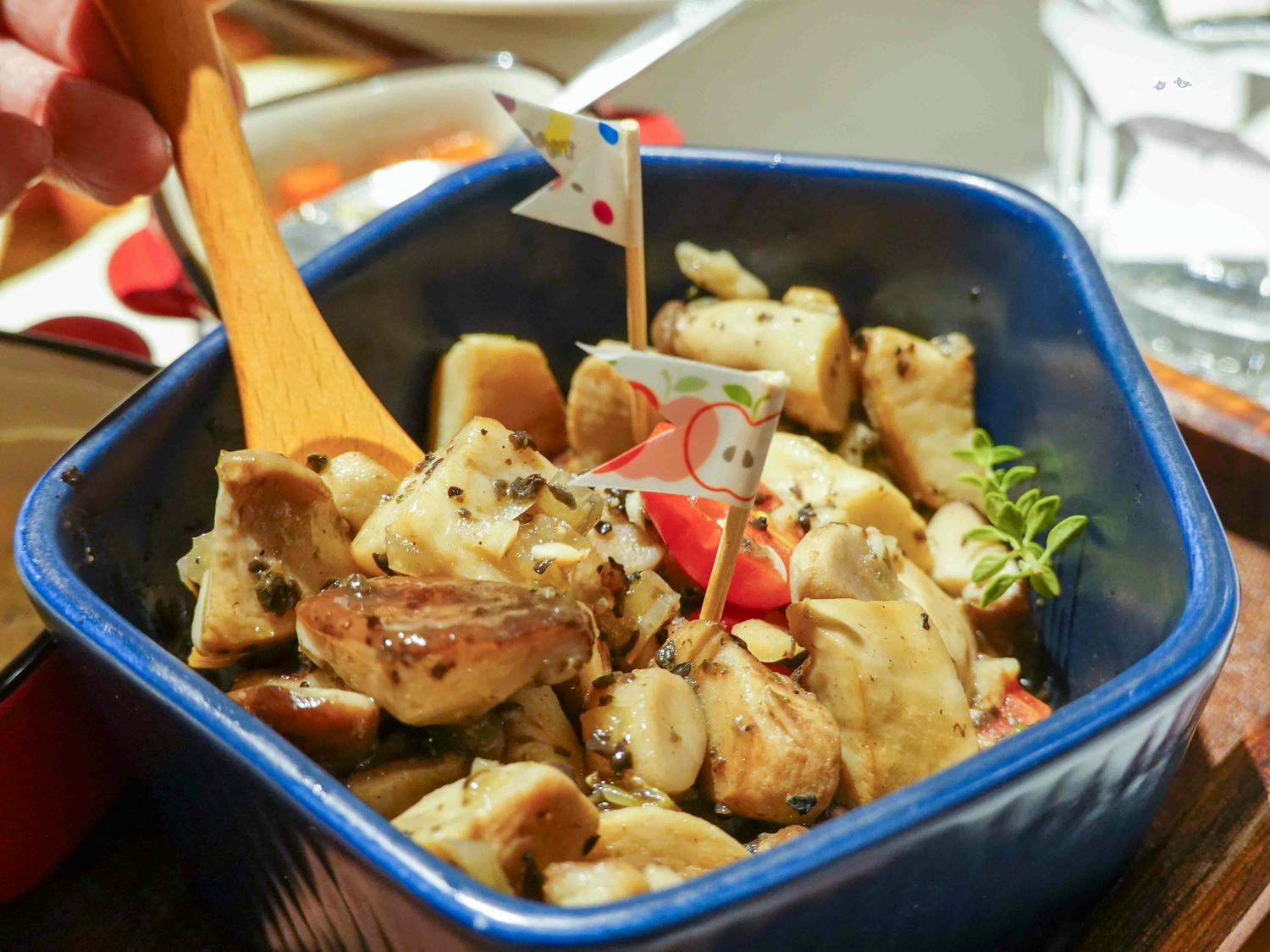 台中|綠萼159 地中海南法料理》台中北屯美食推薦,可包場!寵物友善、親子友善餐廳,絕美歐式餐廳,還有超萌兔兔駐店。 - 第58張圖