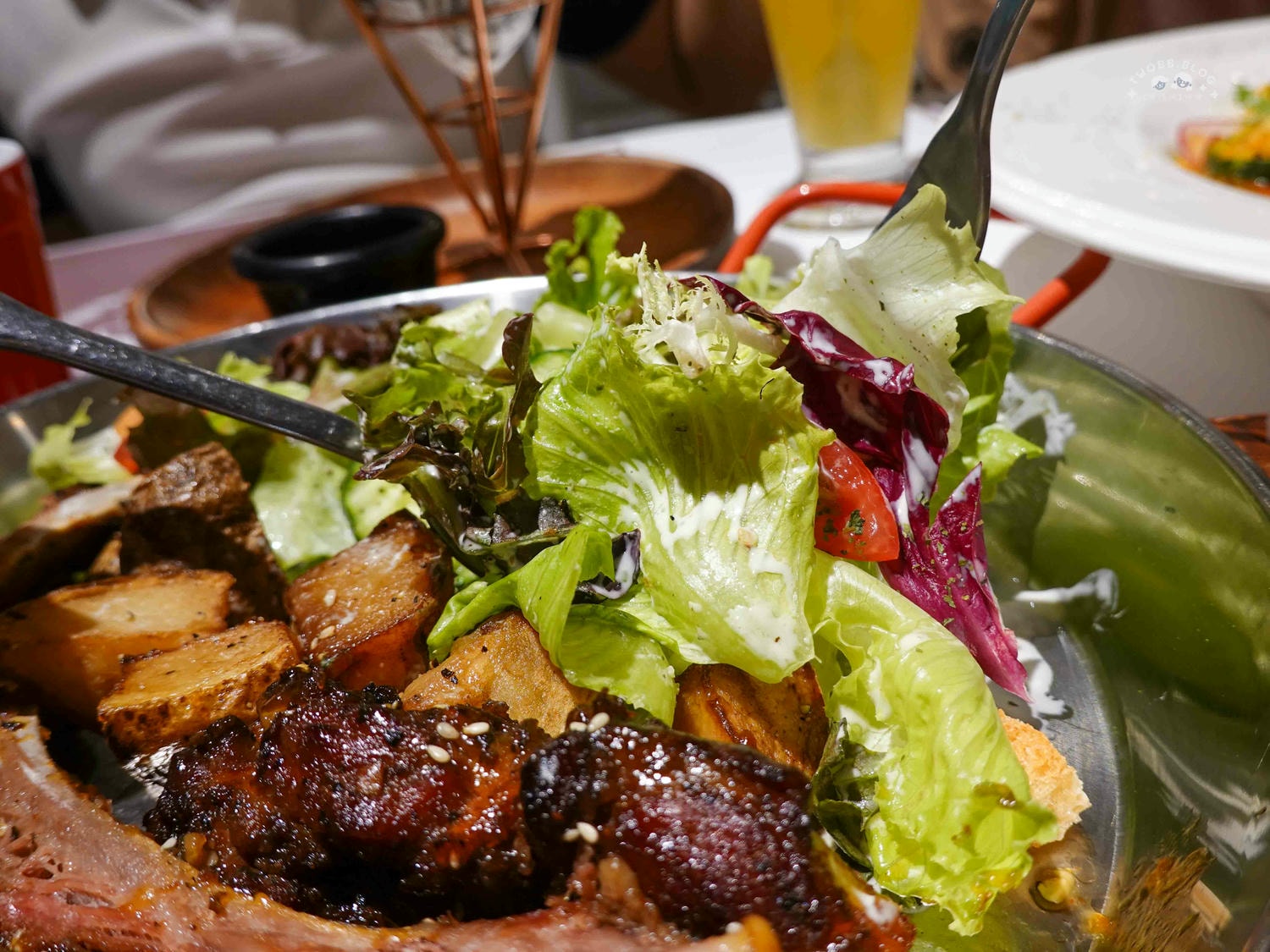 台中|綠萼159 地中海南法料理》台中北屯美食推薦,可包場!寵物友善、親子友善餐廳,絕美歐式餐廳,還有超萌兔兔駐店。 - 第66張圖