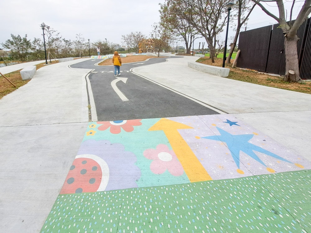 雲林|虎尾632高地公園》雲林特色公園!虎爺主題遊戲塔 ,滑步車道。 - 第14張圖 虎尾632高地公園 (4)