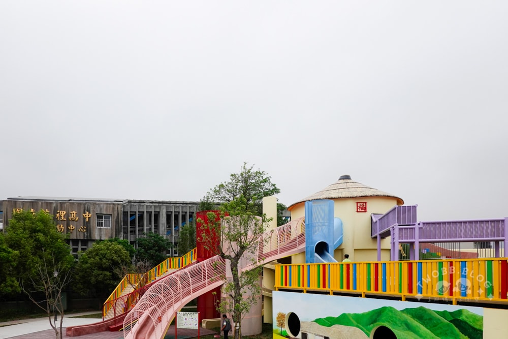 苗栗|灣麗親子公園》特色公園!全台首創農舍主題親子公園,天空隧道、田鼠山丘、斗笠攀爬塔,多達十種以上遊具。 - 第9張圖 灣麗親子公園 (19)
