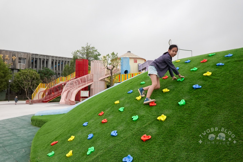 苗栗|灣麗親子公園》特色公園!全台首創農舍主題親子公園,天空隧道、田鼠山丘、斗笠攀爬塔,多達十種以上遊具。 - 第31張圖 灣麗親子公園 (3)