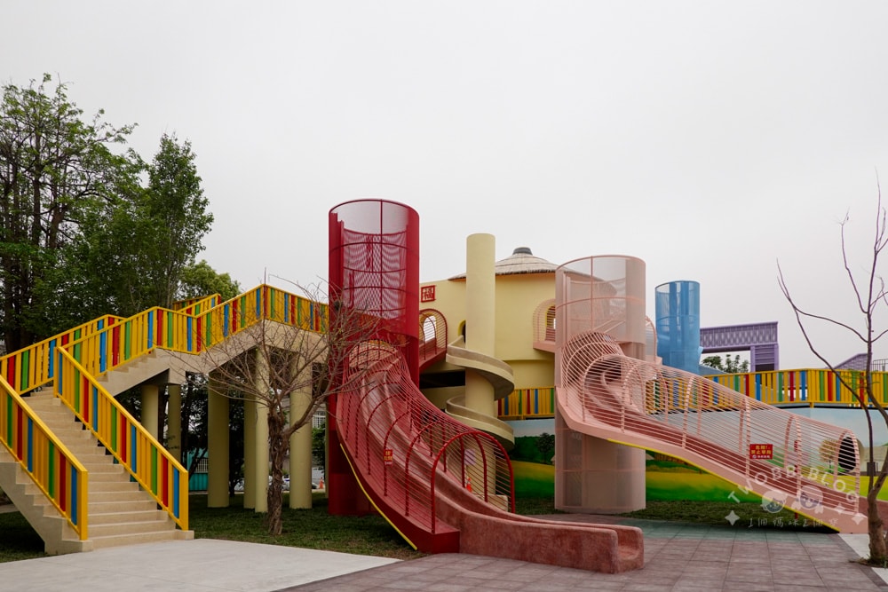 苗栗|灣麗親子公園》特色公園!全台首創農舍主題親子公園,天空隧道、田鼠山丘、斗笠攀爬塔,多達十種以上遊具。 - 第3張圖 灣麗親子公園 (43)