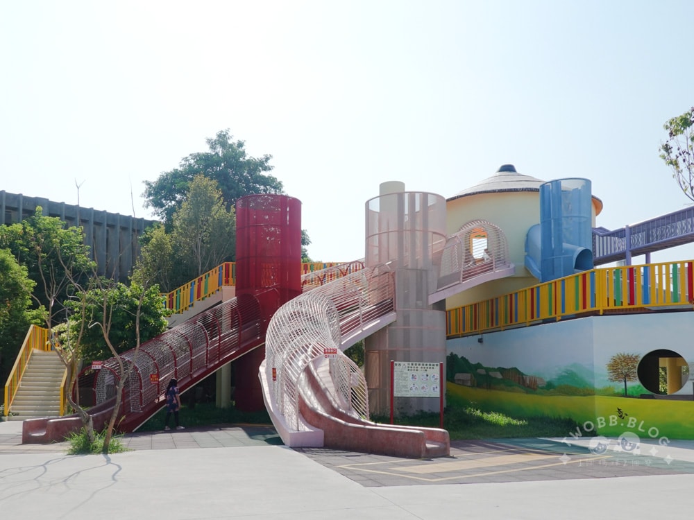 苗栗|灣麗親子公園》特色公園!全台首創農舍主題親子公園,天空隧道、田鼠山丘、斗笠攀爬塔,多達十種以上遊具。 - 第4張圖 灣麗親子公園 (53)