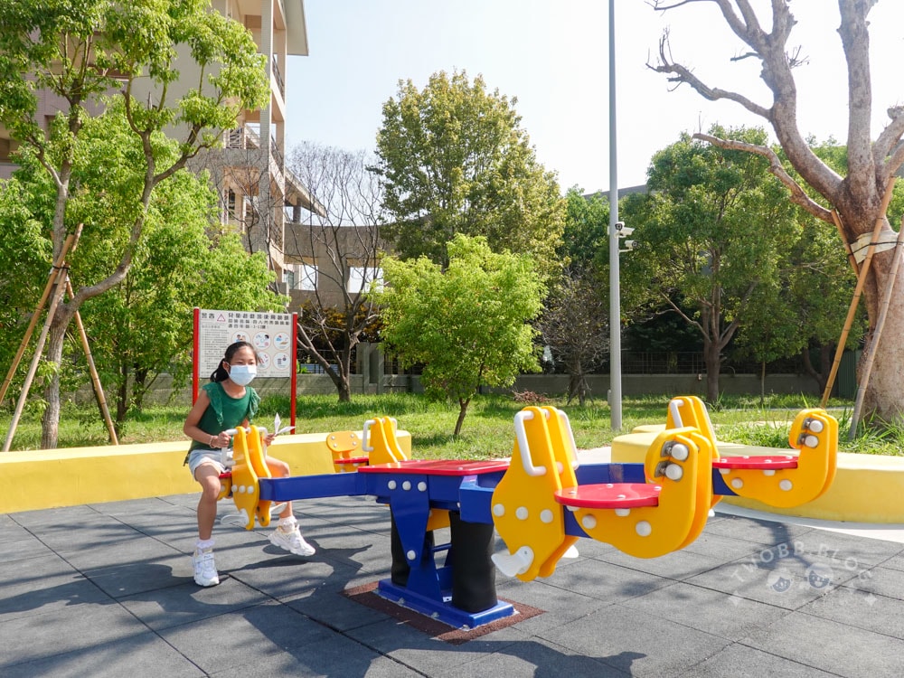 苗栗|灣麗親子公園》特色公園!全台首創農舍主題親子公園,天空隧道、田鼠山丘、斗笠攀爬塔,多達十種以上遊具。 - 第42張圖 灣麗親子公園 (75)
