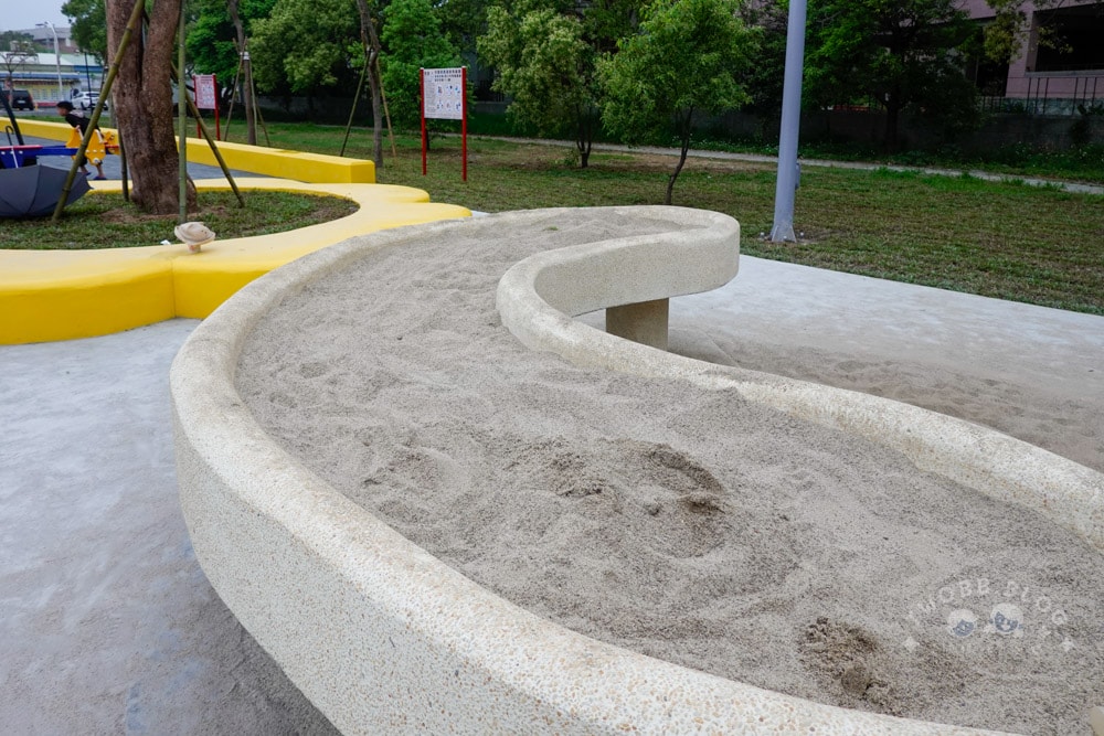 苗栗|灣麗親子公園》特色公園!全台首創農舍主題親子公園,天空隧道、田鼠山丘、斗笠攀爬塔,多達十種以上遊具。 - 第37張圖 灣麗親子公園 (9)