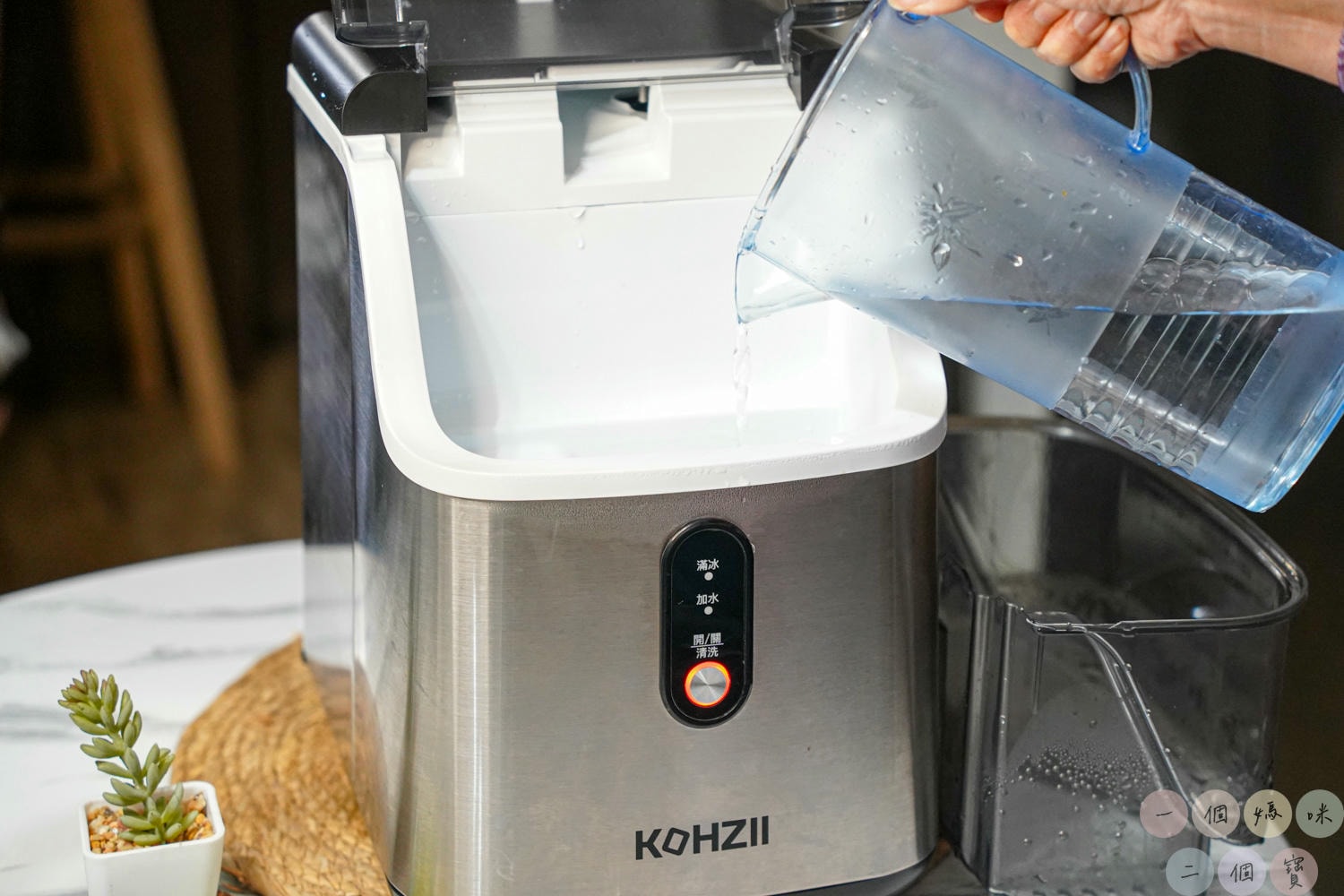 KOHZII 康馳 微電腦全自動製冰機 KIM1510-夏日必備!快速製冰,超大容量,一鍵簡單操控製冰及清潔,小冰鑽顆粒冰,快速完成沁涼飲品! - 第33張圖 Dsc07352