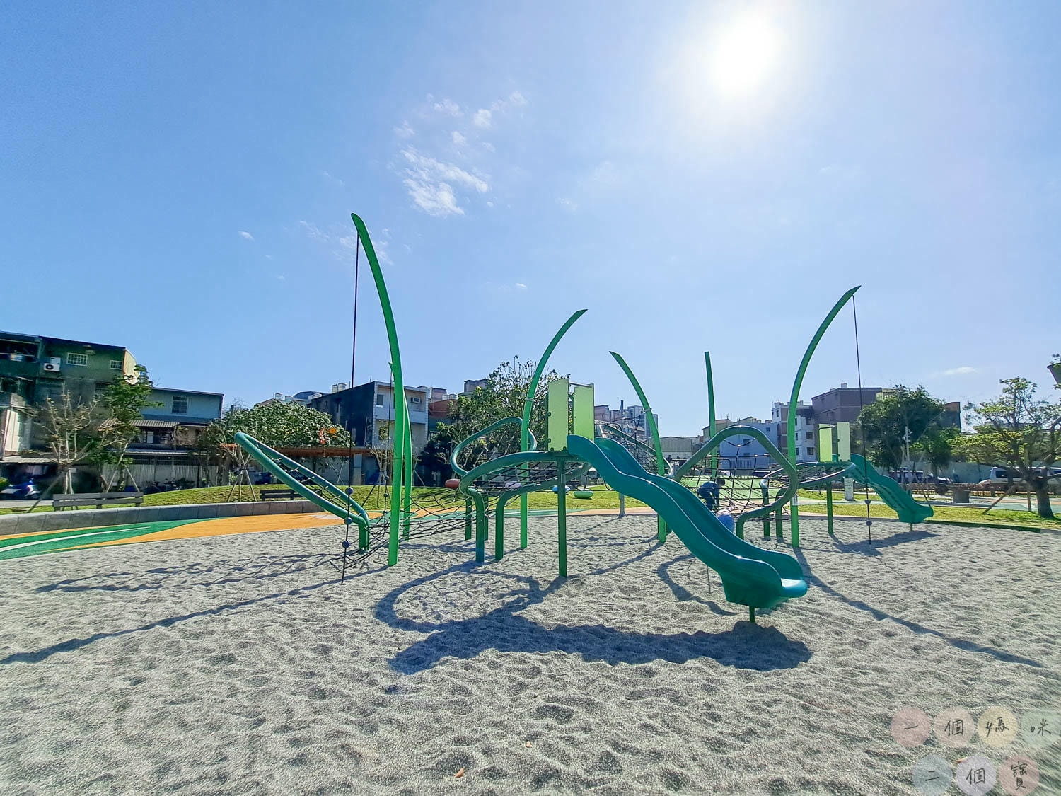 桃園|傑克與魔豆主題公園》八德特色公園!0.4公頃面積,大葉蔓藤造型攀爬架,巨人大手。 - 第21張圖 傑克與魔豆主題公園 (2)