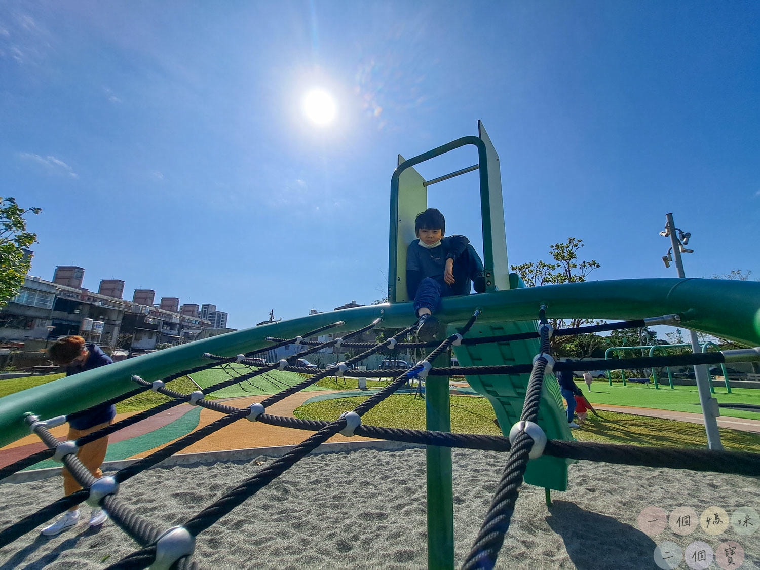 桃園|傑克與魔豆主題公園》八德特色公園!0.4公頃面積,大葉蔓藤造型攀爬架,巨人大手。 - 第7張圖 傑克與魔豆主題公園 (5)