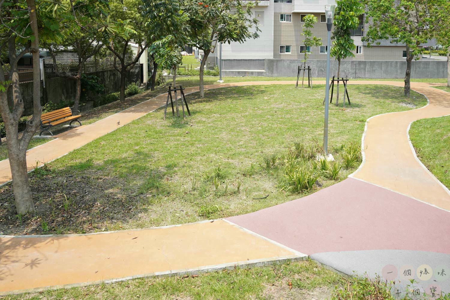彰化|員林兔馬鹿公園》彰化首座共融公園!消防車主題,刺激的9.6公尺球形高塔滑梯、環形吊索遊具玩不膩。 - 第23張圖 員林兔馬鹿公園 (28)