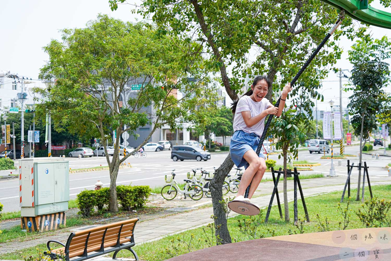 彰化|員林兔馬鹿公園》彰化首座共融公園!消防車主題,刺激的9.6公尺球形高塔滑梯、環形吊索遊具玩不膩。 - 第11張圖 員林兔馬鹿公園 (38)