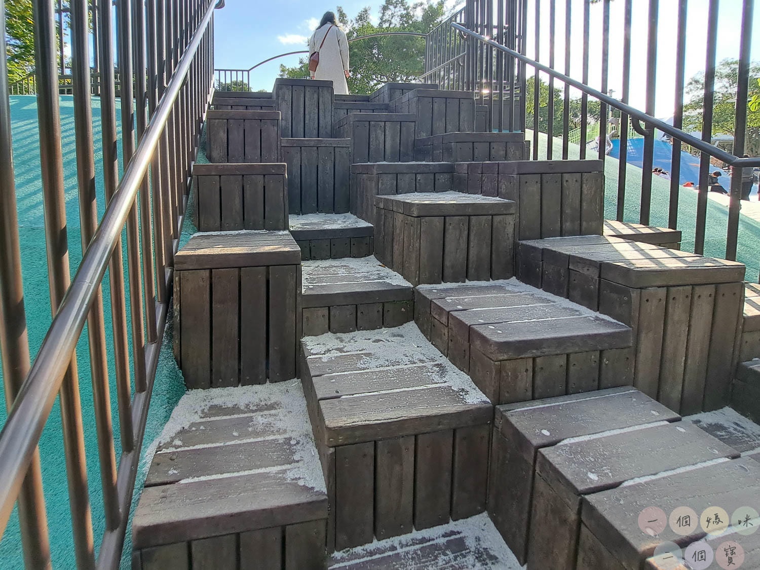 桃園|新勢公園》平鎮共融兒童遊戲場,海洋主題溜滑梯,超大沙坑、旋轉飛椅、攀岩極限運動場,無敵大草坪遛狗放風。 - 第14張圖 新勢公園 (22)