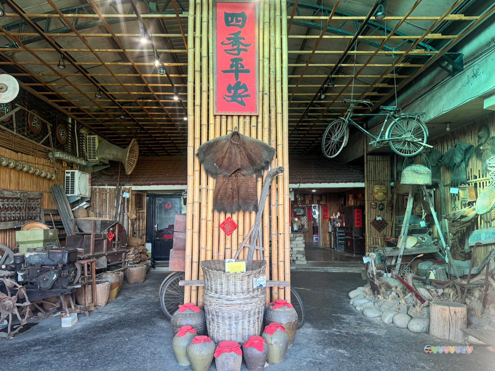 台中|田寮農莊》隱藏都市內,台中南屯古色農園景觀餐廳,隨時能吃到辦桌手路菜,欣賞落羽松與大片蓮池,寵物友善。 - 第9張圖 田寮農莊 環境 (48)