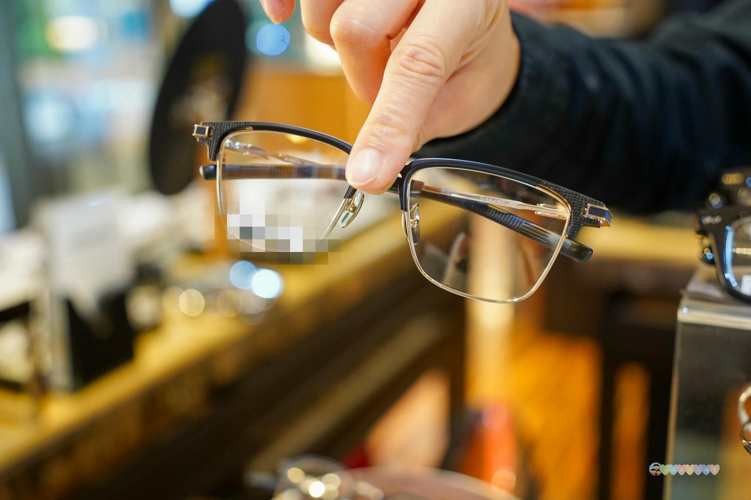 新北|師傅眼鏡(北大店)》新北配眼鏡推薦,多款名牌質感鏡框、蔡司優視力體驗中心,精準定位,打造最適配的眼鏡。 - 第43張圖 師傅眼鏡 鏡框 (23) Fotor 20241218174756
