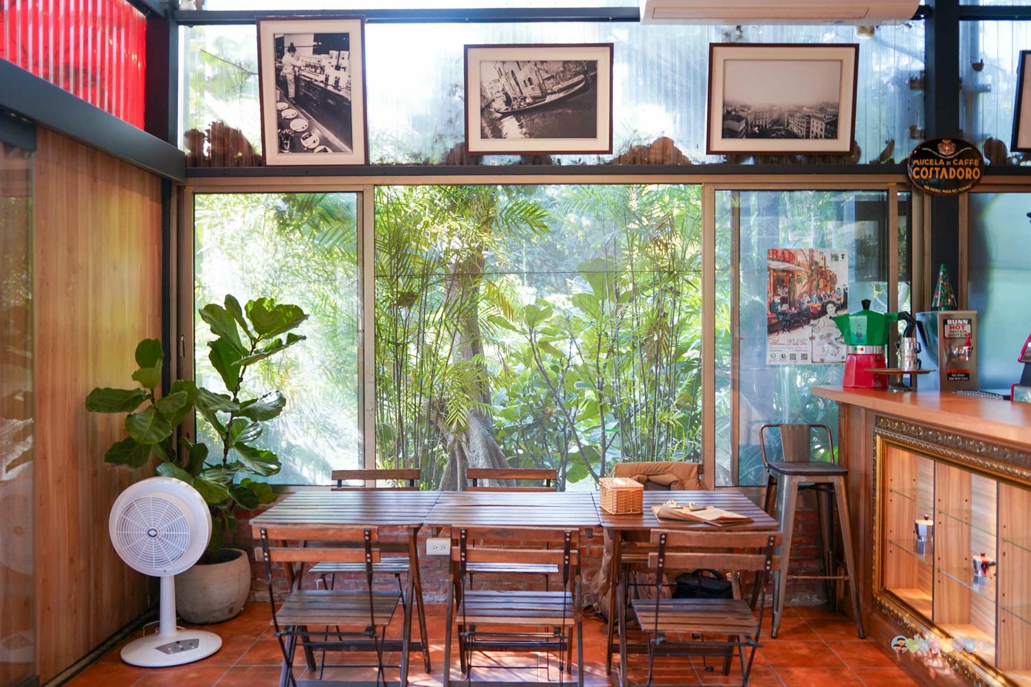 南投|貝拉義大利冰淇淋店 Bella Gelateria》南投秘境!隱身於花園內,正統義大利手工冰淇淋,大推貝禮斯牛奶糖口味。 - 第13張圖 貝拉義大利冰淇淋店 內部環境 (4)