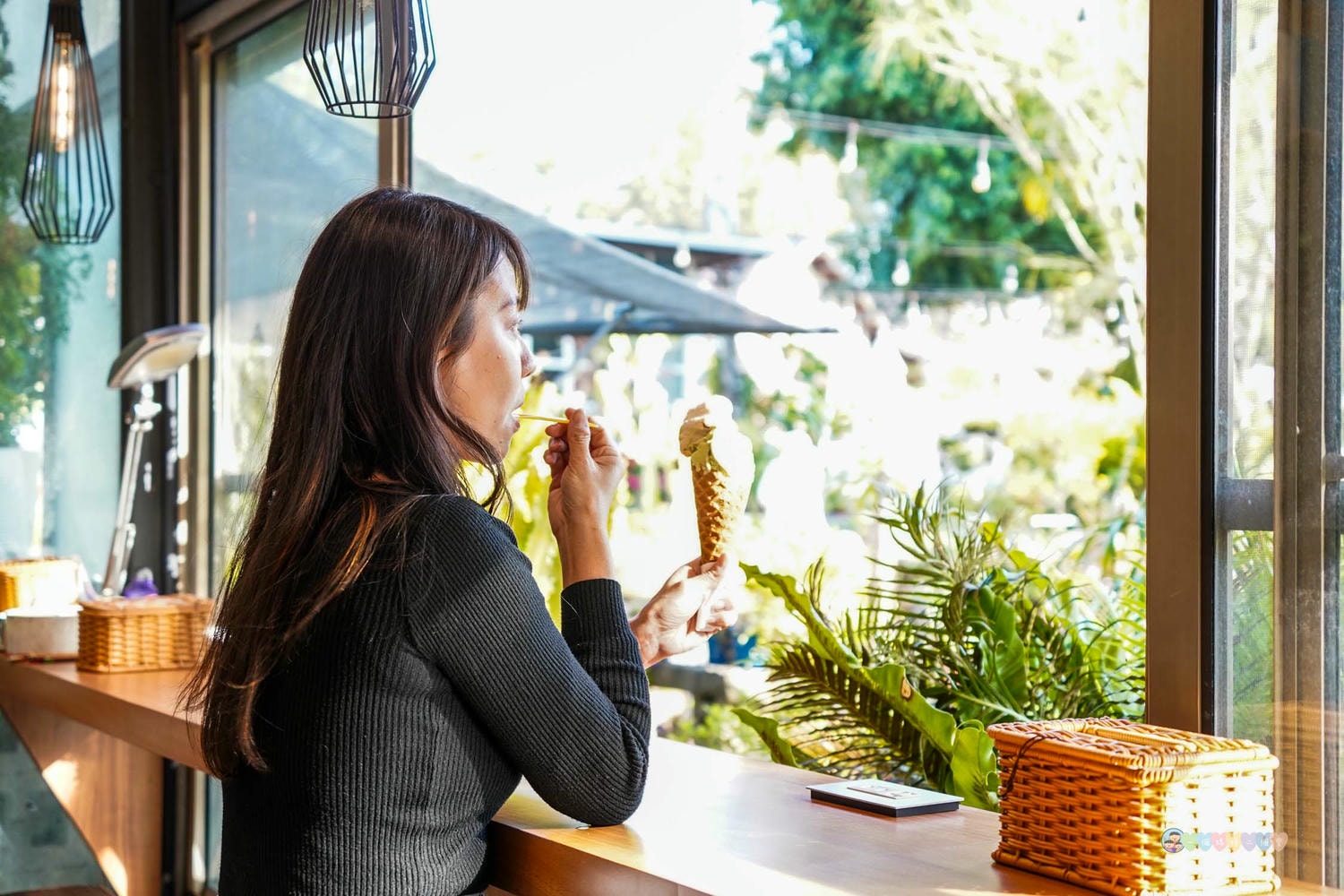 南投|貝拉義大利冰淇淋店 Bella Gelateria》南投秘境!隱身於花園內,正統義大利手工冰淇淋,大推貝禮斯牛奶糖口味。 - 第18張圖 貝拉義大利冰淇淋店 用餐氛圍 (6)