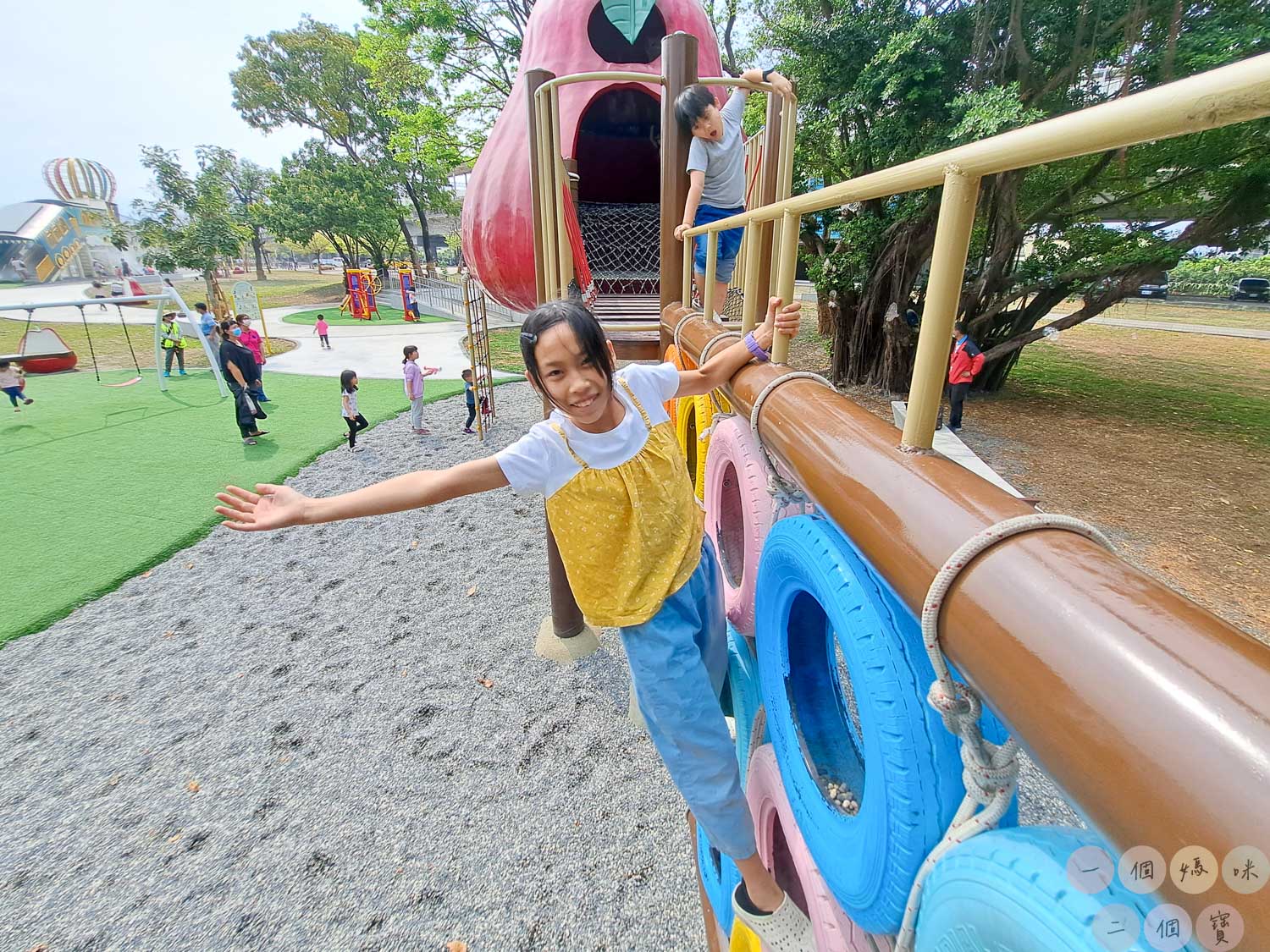 屏東|林邊蓮霧公園》屏東免門票親子景點,七彩飛天火車、蓮霧森林主題公園,吸睛巨大蓮霧。 - 第20張圖 林邊蓮霧公園 (34)