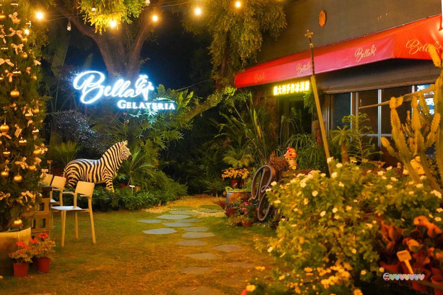 南投|貝拉義大利冰淇淋店 Bella Gelateria》南投秘境!隱身於花園內,正統義大利手工冰淇淋,大推貝禮斯牛奶糖口味。 - 第74張圖 貝拉義大利冰淇淋店 夜景