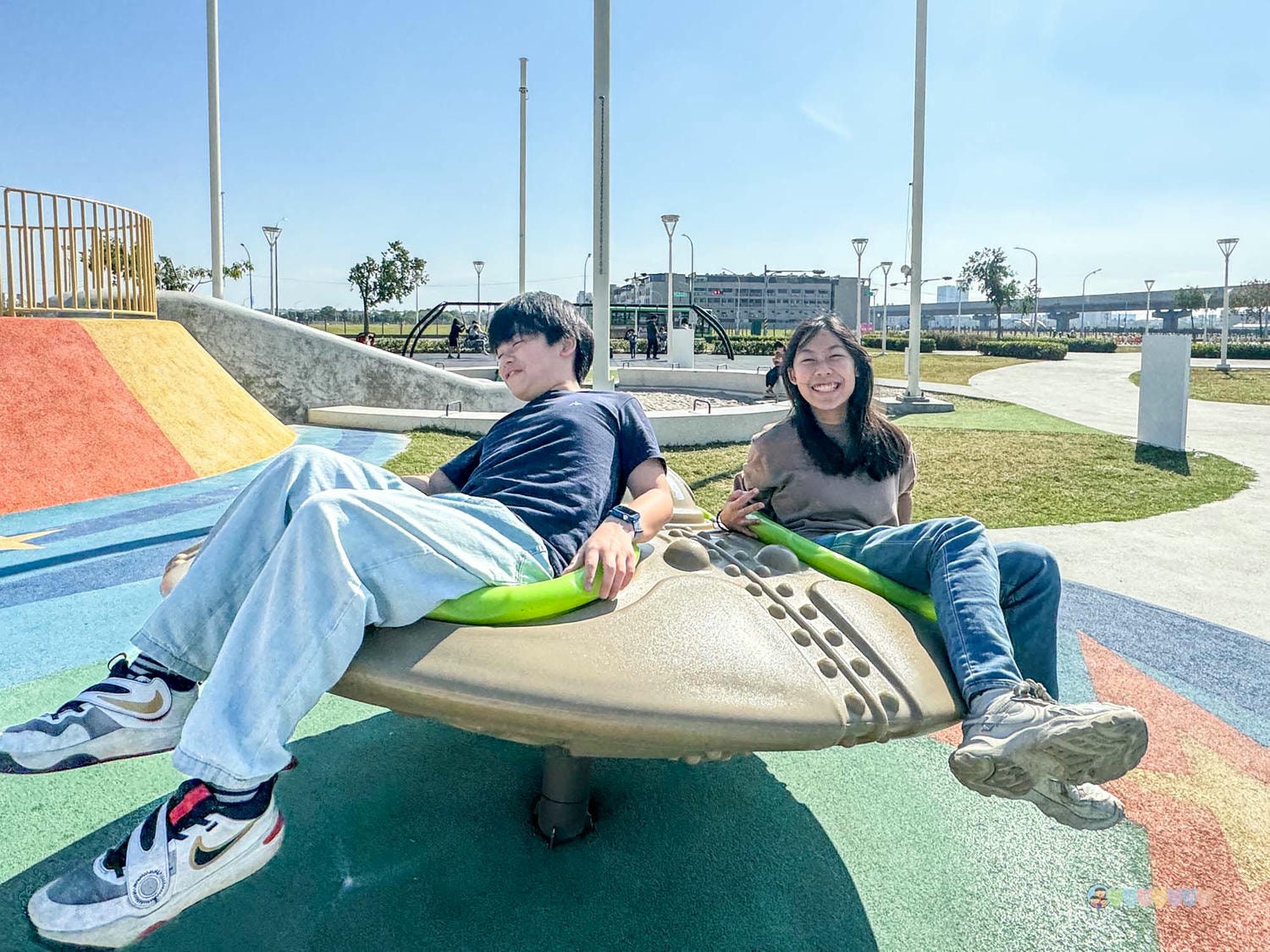 高雄|機器人主題公園》保安兒童貨櫃主題公園,免門票景點!六大主題空間、巨型溜滑梯、優質廁所。 - 第18張圖