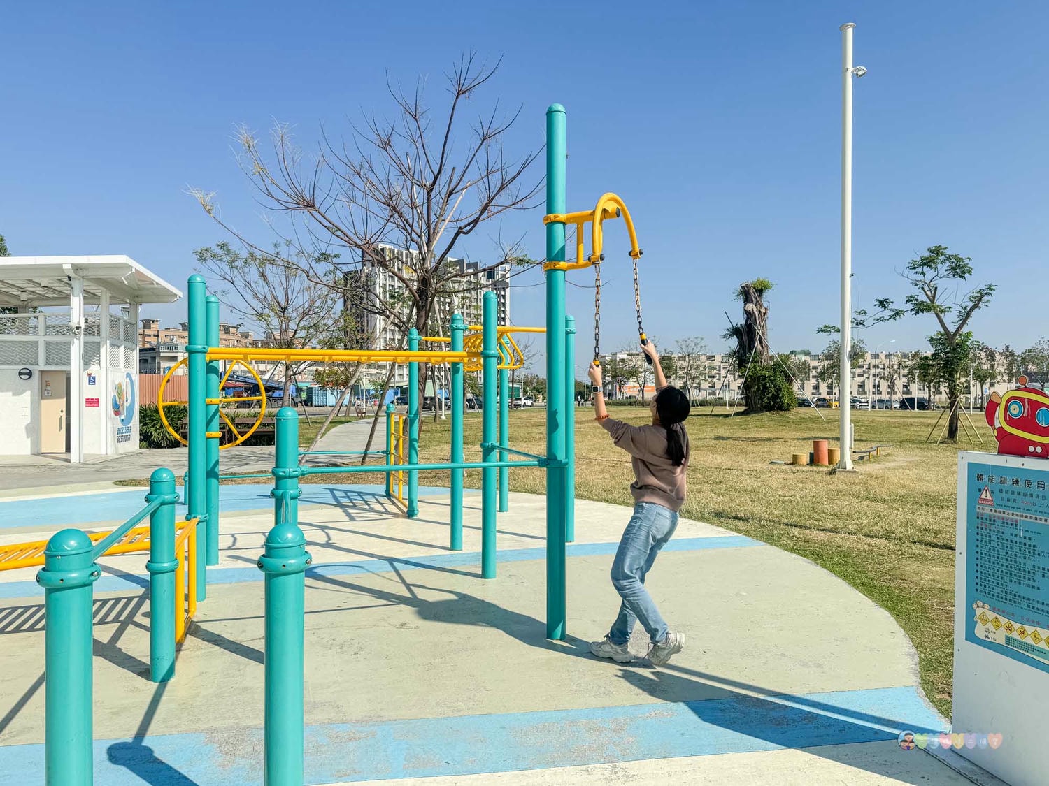高雄|機器人主題公園》保安兒童貨櫃主題公園,免門票景點!六大主題空間、巨型溜滑梯、優質廁所。 - 第14張圖