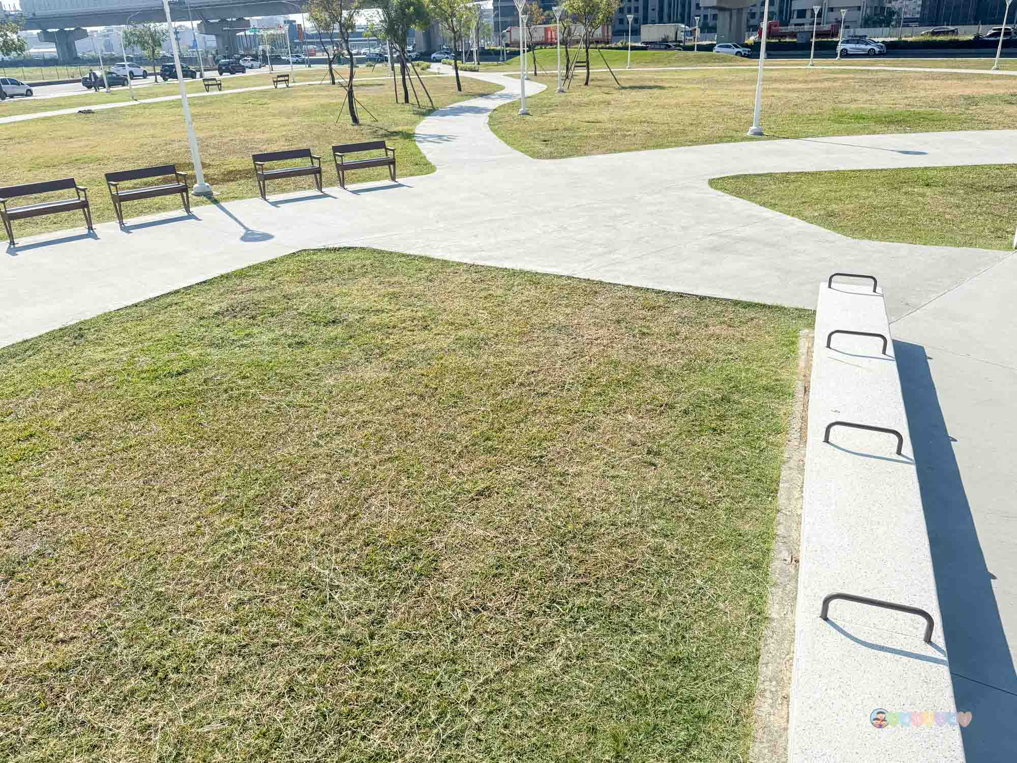 高雄|機器人主題公園》保安兒童貨櫃主題公園,免門票景點!六大主題空間、巨型溜滑梯、優質廁所。 - 第28張圖