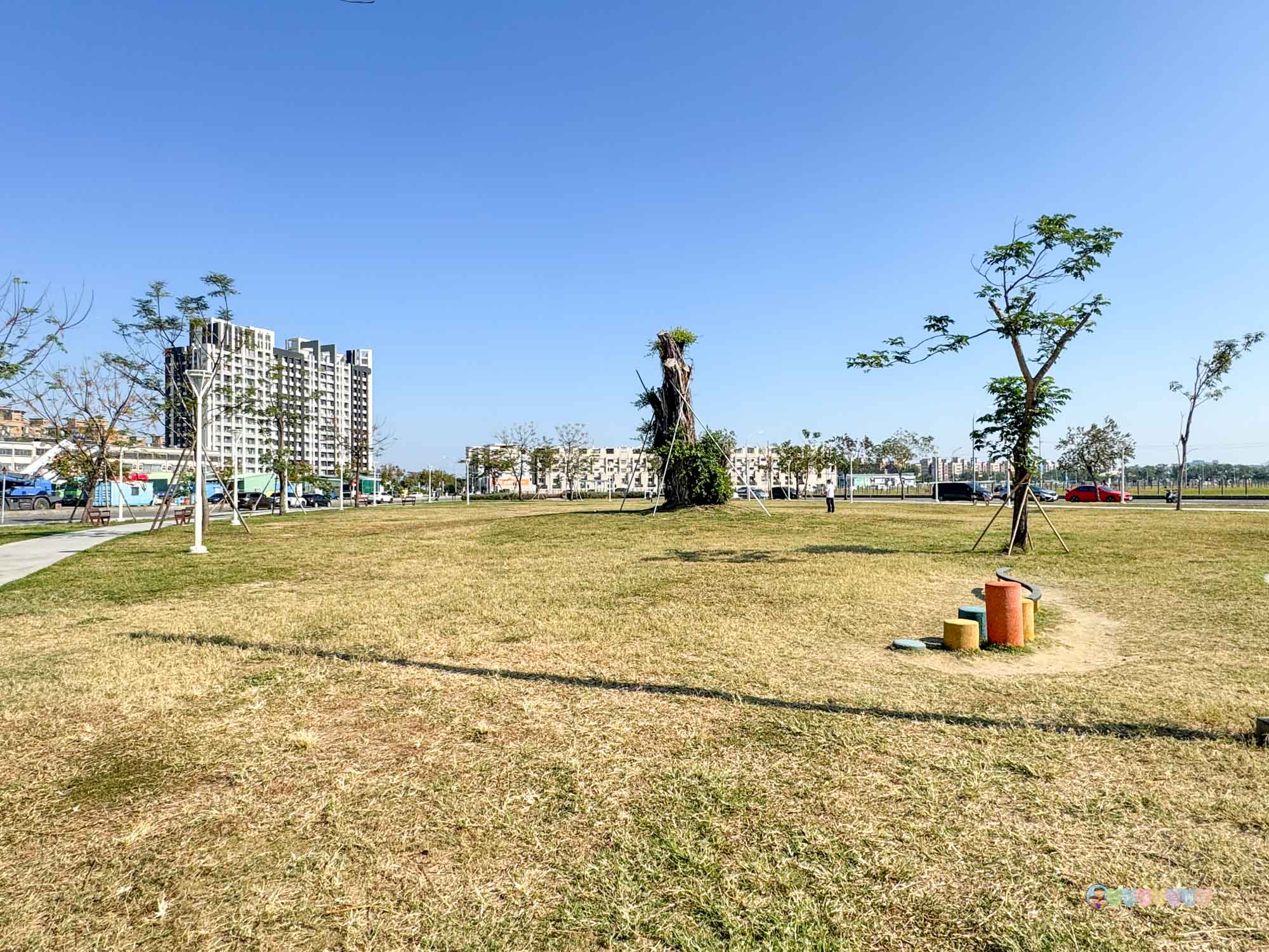高雄|機器人主題公園》保安兒童貨櫃主題公園,免門票景點!六大主題空間、巨型溜滑梯、優質廁所。 - 第31張圖