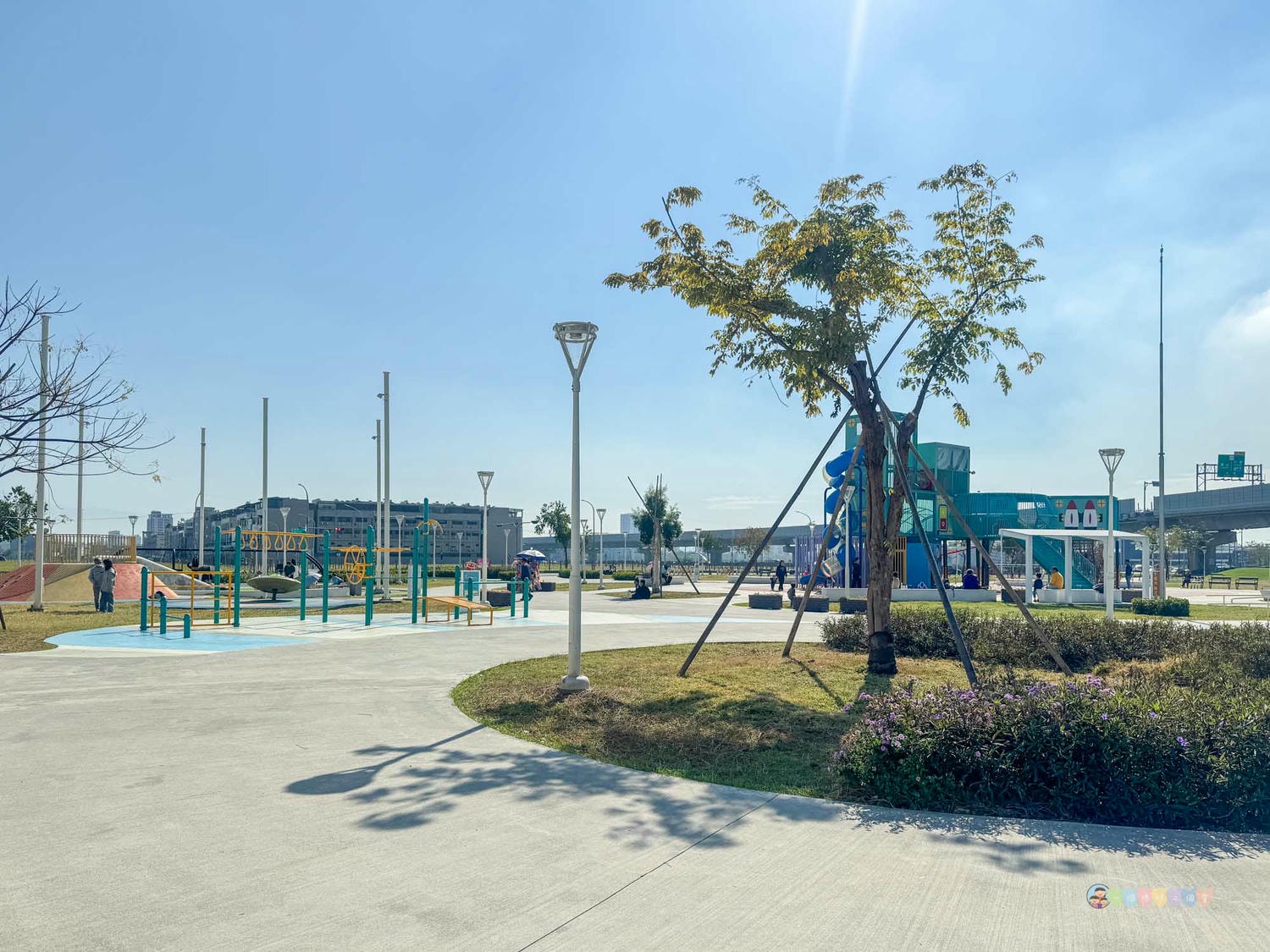 高雄|機器人主題公園》保安兒童貨櫃主題公園,免門票景點!六大主題空間、巨型溜滑梯、優質廁所。 - 第26張圖
