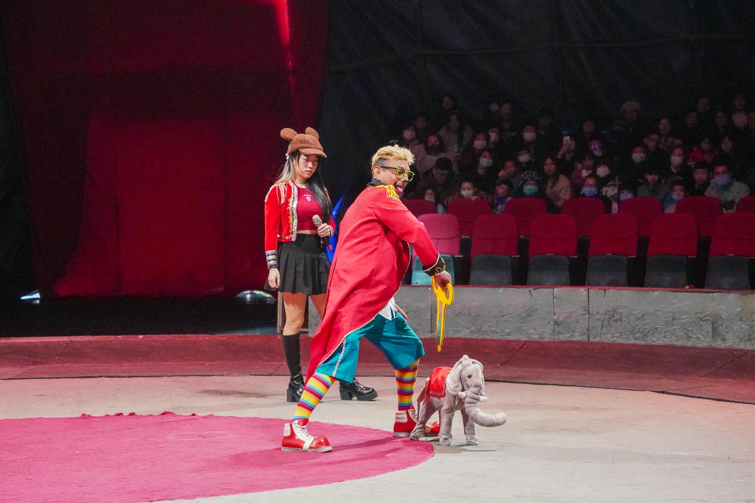 台中|美洲瘋馬夢想大馬戲團》台中一日遊,精彩特技表演、鐵球機車極限飆速秀。 - 第17張圖