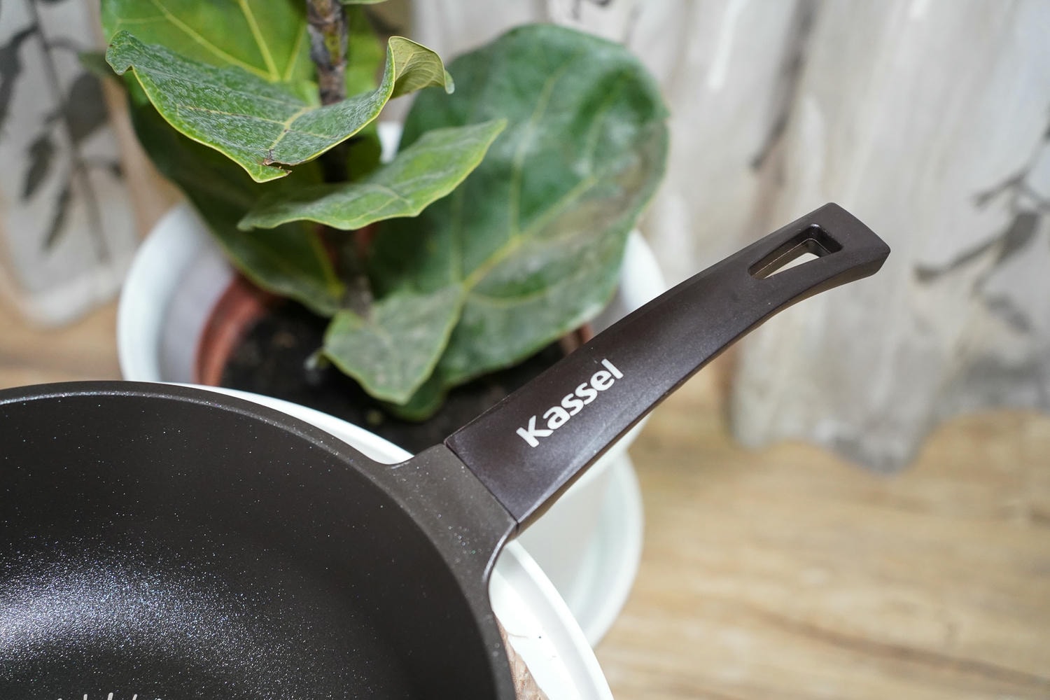 韓國Kassel 鑽石超導熱不沾輕炒鍋-輕量不沾外型美的理想炒鍋!讓廚房生活質感大躍升。 - 第10張圖