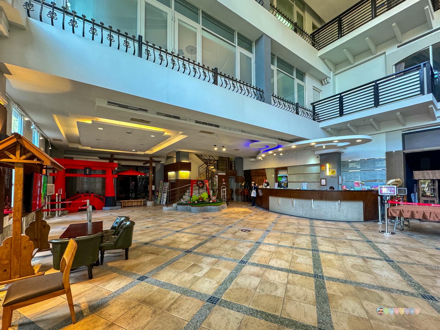 南投|明山森林會館》妖怪森林商圈、妖怪村主題飯店二天一夜 - 第2張圖
