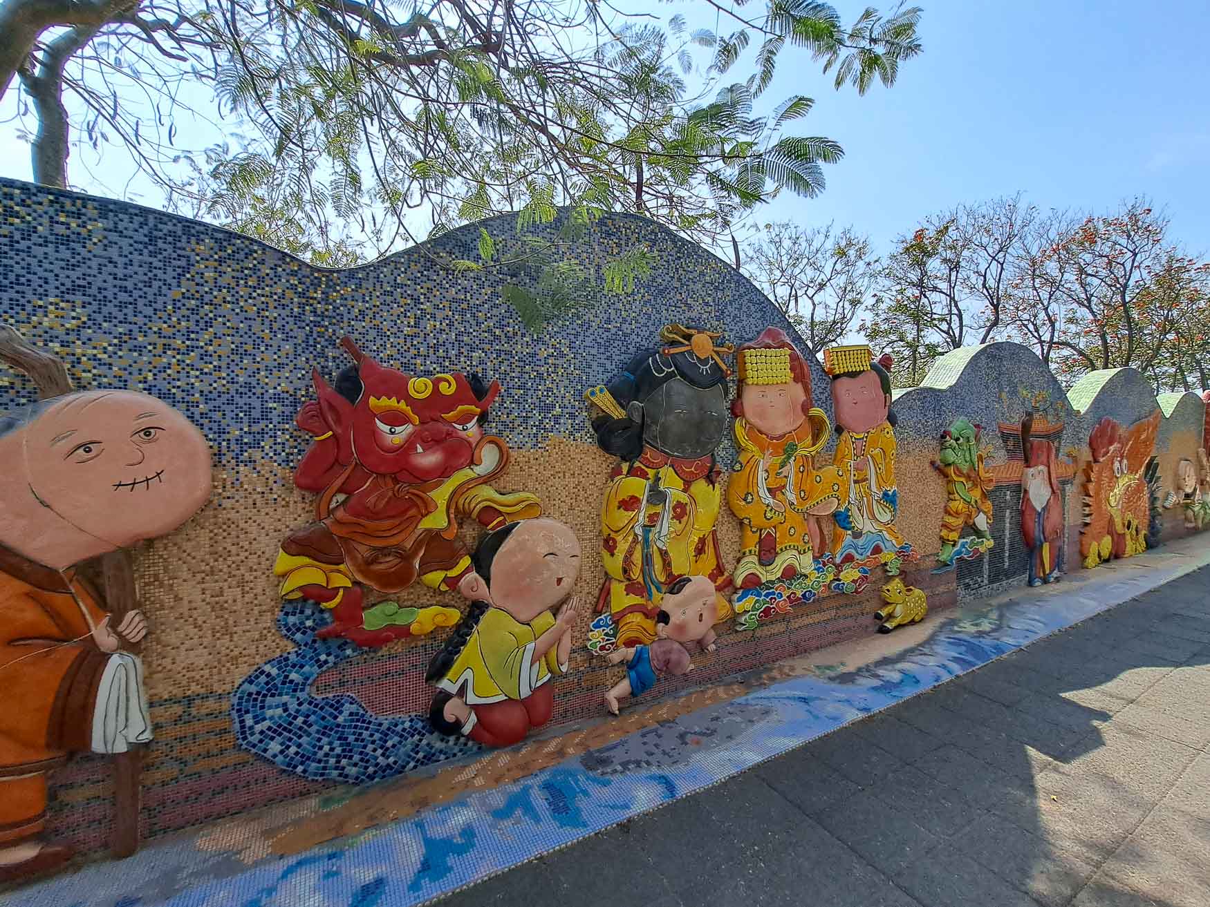 嘉義|新港公園》鄰近新港奉天宮、特色交趾陶藝術、大船溜滑梯。 - 第8張圖