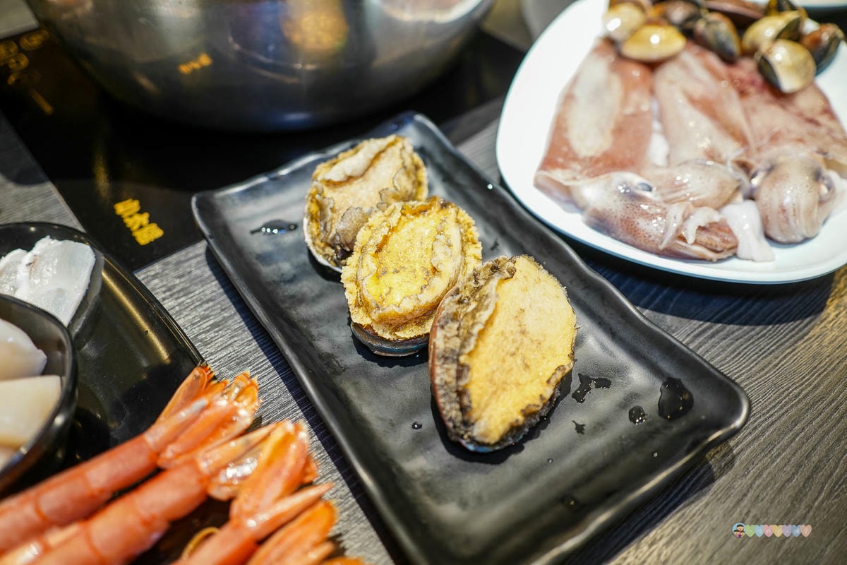 桃園|魔椒頂級鴛鴦鍋》桃園中壢美食推薦,海鮮火鍋、和牛吃到飽、自助吧火鍋、親子友善餐廳中壢一次滿足! - 第72張圖 桃園火鍋吃到飽
海鮮吃到飽
林口火鍋吃到飽
中壢火鍋
中壢火鍋推薦
牛肉吃到飽
蛤蠣吃到飽
和牛吃到飽
海鮮自助吧
魔椒