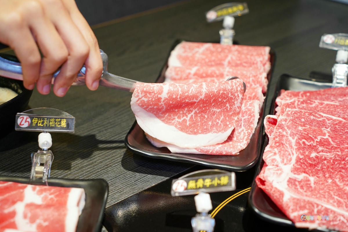 桃園|魔椒頂級鴛鴦鍋》桃園中壢美食推薦,海鮮火鍋、和牛吃到飽、自助吧火鍋、親子友善餐廳中壢一次滿足! - 第87張圖 桃園火鍋吃到飽
海鮮吃到飽
林口火鍋吃到飽
中壢火鍋
中壢火鍋推薦
牛肉吃到飽
蛤蠣吃到飽
和牛吃到飽
海鮮自助吧
魔椒
