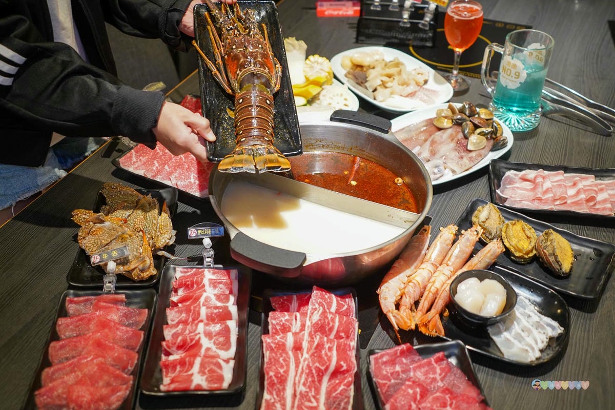 桃園|魔椒頂級鴛鴦鍋》桃園中壢美食推薦,海鮮火鍋、和牛吃到飽、自助吧火鍋、親子友善餐廳中壢一次滿足! - 第61張圖 桃園火鍋吃到飽
海鮮吃到飽
林口火鍋吃到飽
中壢火鍋
中壢火鍋推薦
牛肉吃到飽
蛤蠣吃到飽
和牛吃到飽
海鮮自助吧
魔椒
