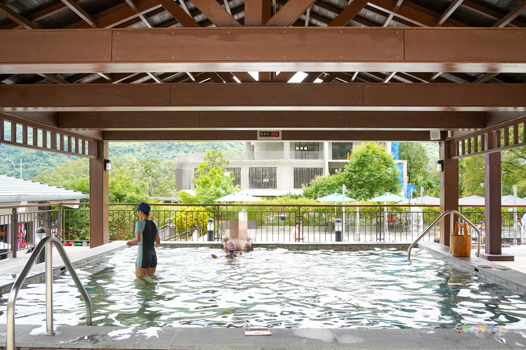 桃園|羅浮溫泉湯池》北橫露天溫泉推薦,絕美山景,兒童戲水池、SPA池,泡湯玩水。 - 第39張圖 羅浮溫泉湯池
桃園親子泡湯景點
羅浮溫泉交通
桃園露天溫泉推薦
羅浮溫泉票價2025
桃園復興區一日遊
親子泡湯去哪裡
北部碳酸氫鈉泉推薦
羅浮溫泉設施介紹
桃園溫泉家庭旅遊推薦