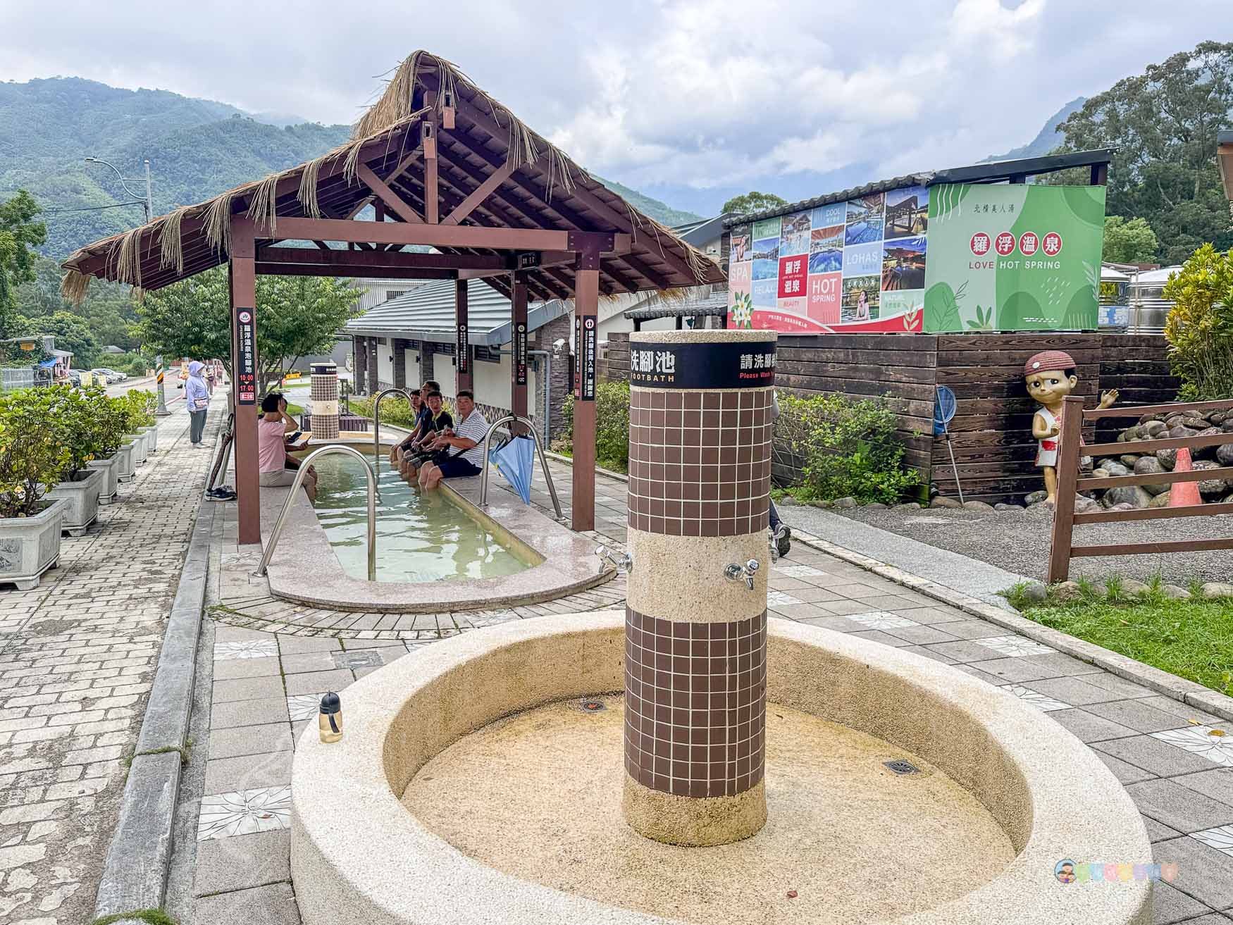桃園|羅浮溫泉湯池》北橫露天溫泉推薦,絕美山景,兒童戲水池、SPA池,泡湯玩水。 - 第61張圖 羅浮溫泉湯池
桃園親子泡湯景點
羅浮溫泉交通
桃園露天溫泉推薦
羅浮溫泉票價2025
桃園復興區一日遊
親子泡湯去哪裡
北部碳酸氫鈉泉推薦
羅浮溫泉設施介紹
桃園溫泉家庭旅遊推薦