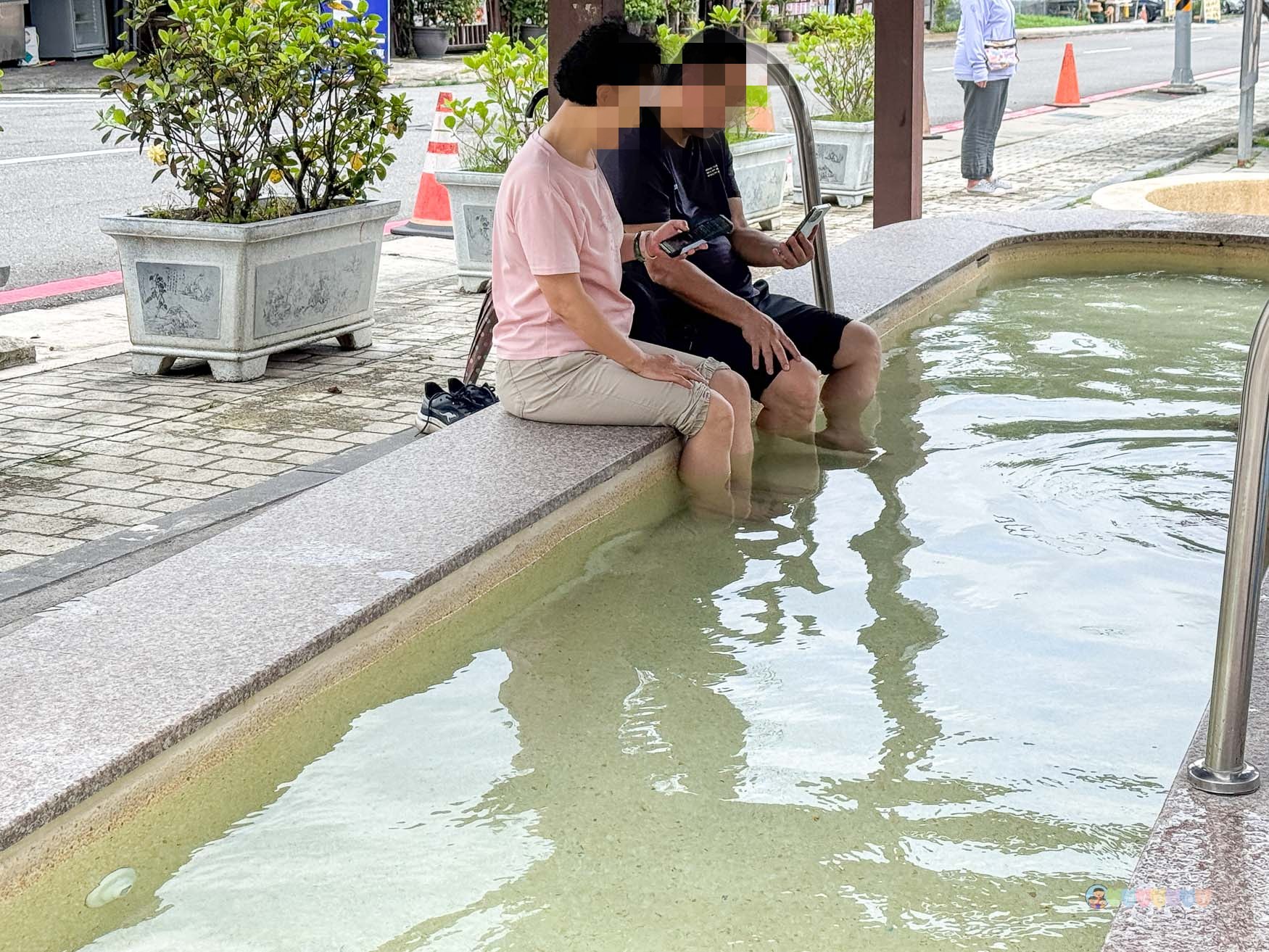 桃園|羅浮溫泉湯池》北橫露天溫泉推薦,絕美山景,兒童戲水池、SPA池,泡湯玩水。 - 第65張圖 羅浮溫泉湯池
桃園親子泡湯景點
羅浮溫泉交通
桃園露天溫泉推薦
羅浮溫泉票價2025
桃園復興區一日遊
親子泡湯去哪裡
北部碳酸氫鈉泉推薦
羅浮溫泉設施介紹
桃園溫泉家庭旅遊推薦