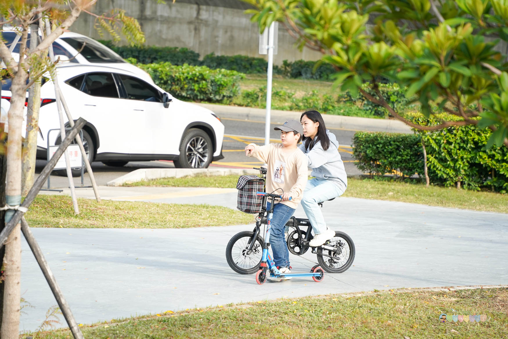 台中|馬卡龍公園》台中親子公園,11公尺高滑梯遊戲塔、寵物友善公園、毛孩放電專區。 - 第33張圖 馬卡龍公園