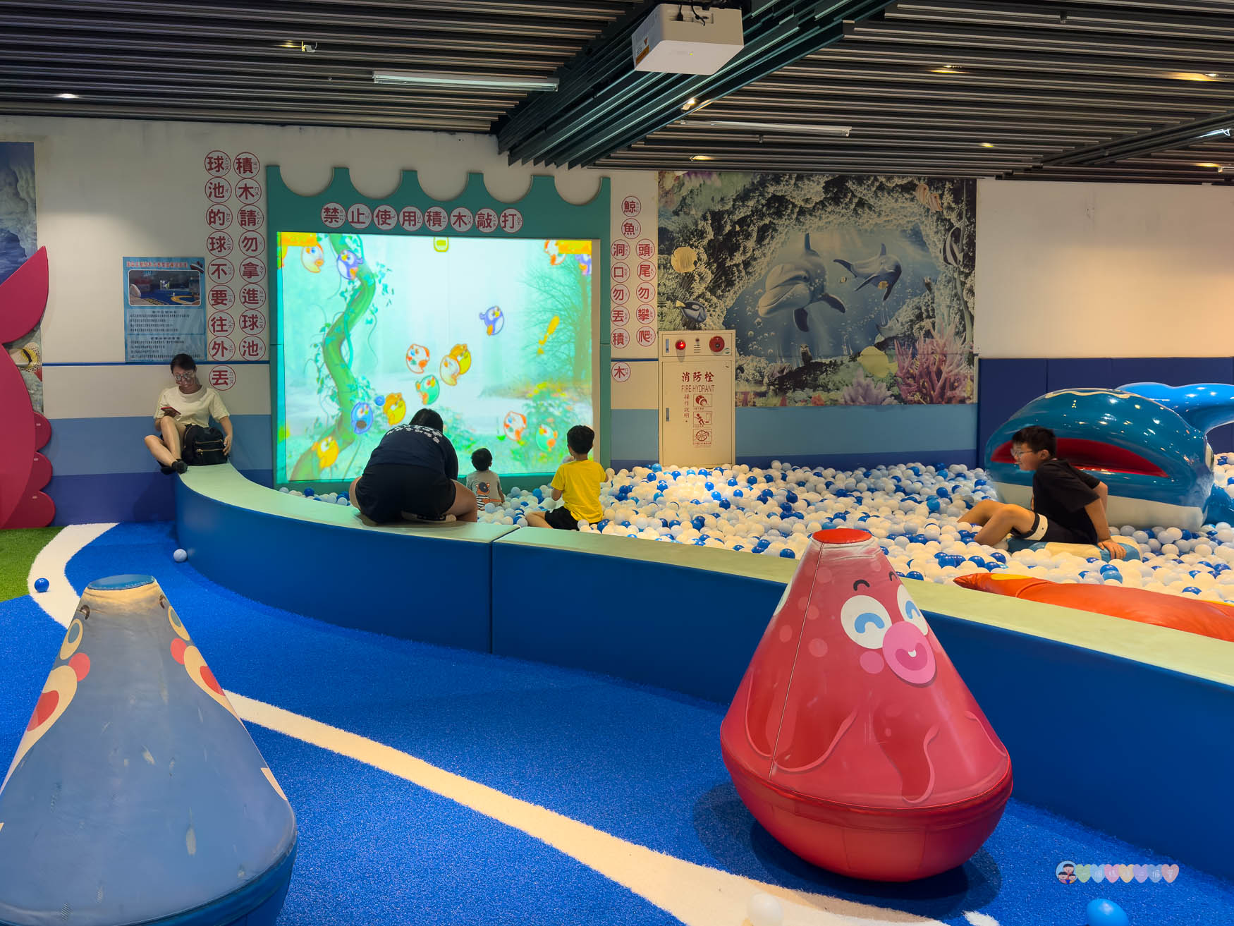 屏東|墾丁怡灣渡假酒店》五層樓高速溜滑梯、透明空中走廊、超大兒童遊戲室、墾丁泳池飯店。 - 第10張圖