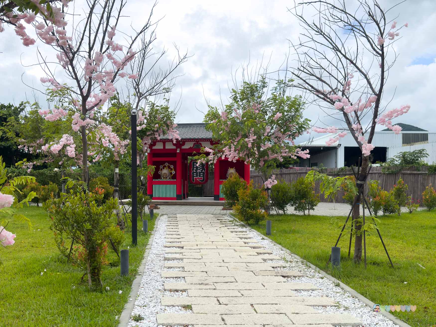 屏東|墾丁鹿ㄦ島水豚生態園區》全台唯一水豚共游,超可愛侏儒羊、日式鳥居好好拍。 - 第37張圖