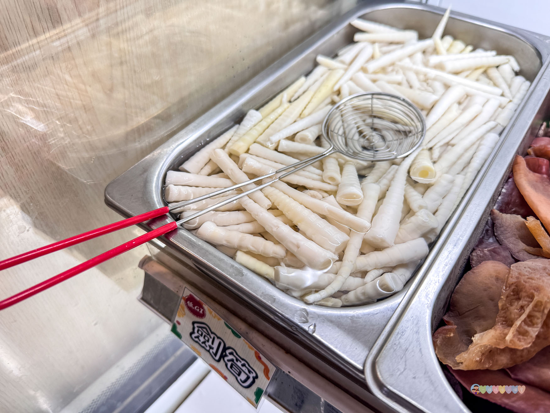 新北|蒙古勾勾》火鍋吃到飽!百種食材自助吧+豪華海鮮拼盤,無油麻辣火鍋,道地蒙古湯頭,三峽聚餐首選! - 第57張圖