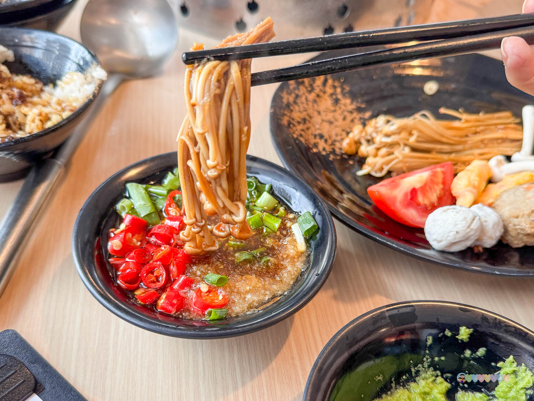 新北|蒙古勾勾》火鍋吃到飽!百種食材自助吧+豪華海鮮拼盤,無油麻辣火鍋,道地蒙古湯頭,三峽聚餐首選! - 第66張圖