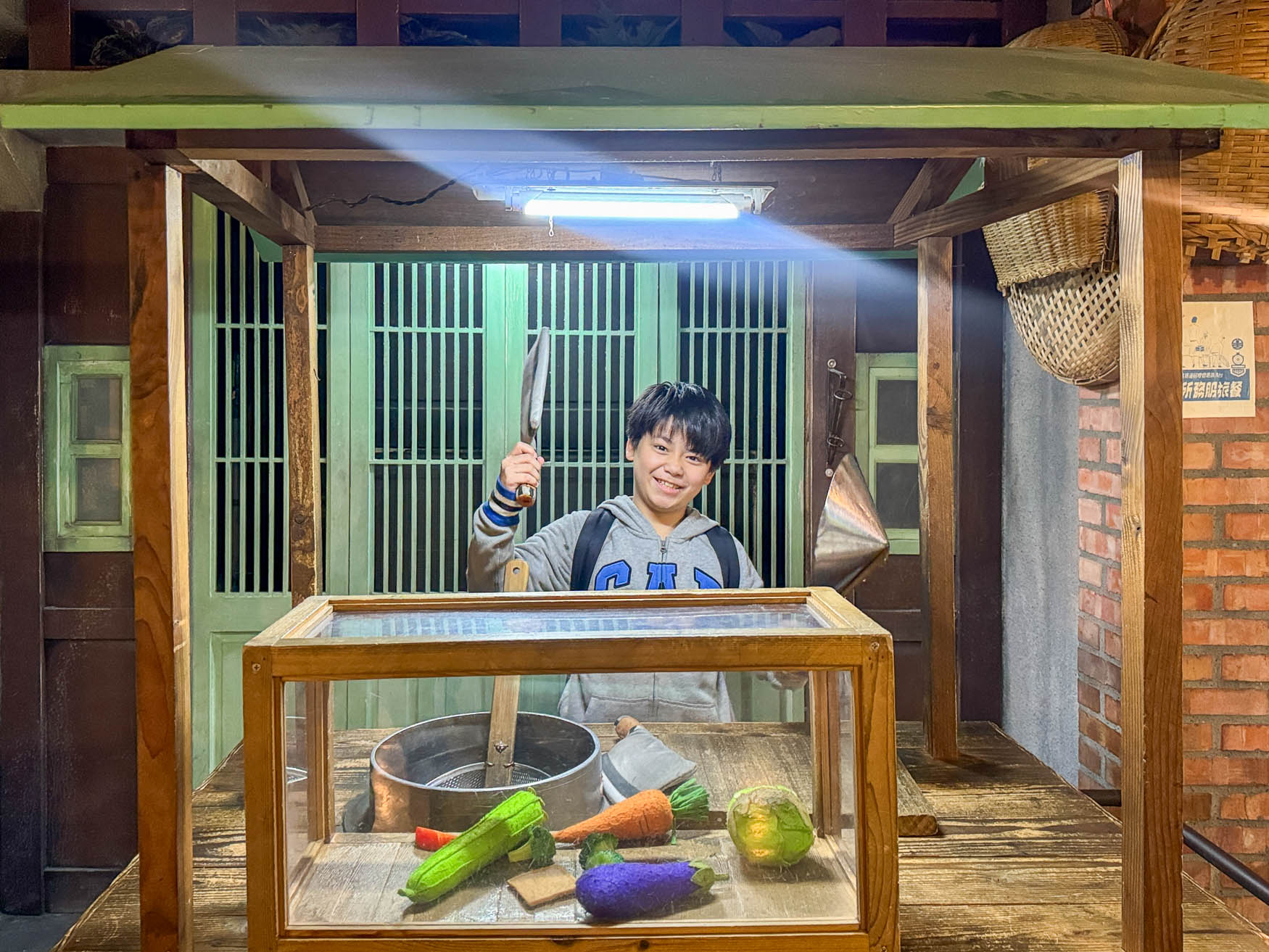 宜蘭|虎牌米粉觀光工廠》復古懷舊造景美拍 炒米粉吃到飽 巨大老虎巴士 - 第26張圖