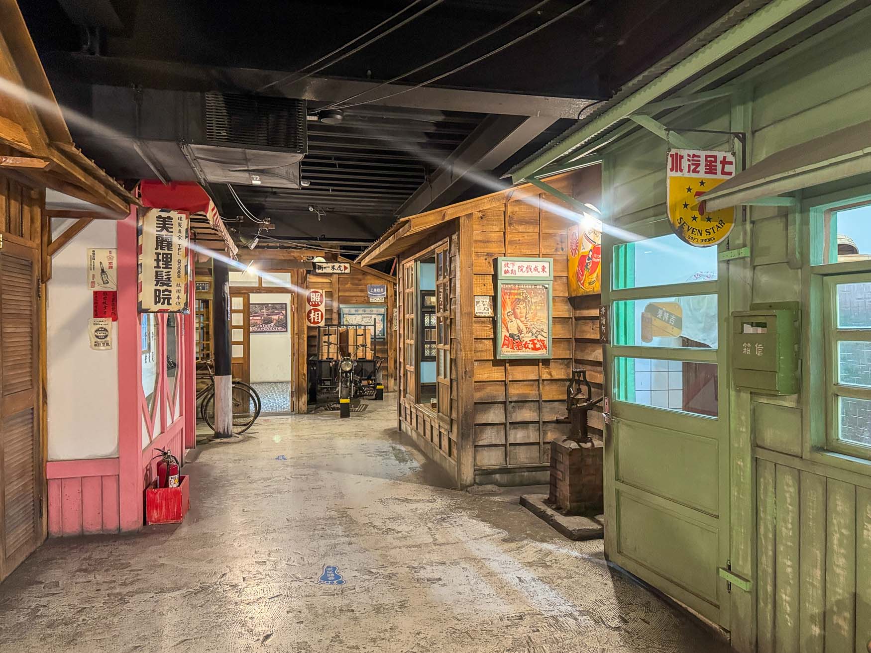 宜蘭|虎牌米粉觀光工廠》復古懷舊造景美拍 炒米粉吃到飽 巨大老虎巴士 - 第15張圖